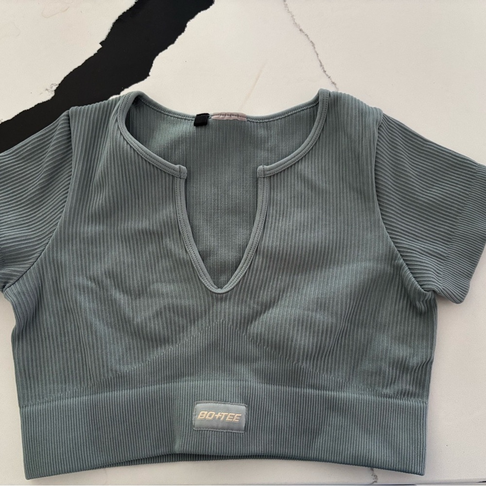 Bo+Tee Ribbed V-Neck Crop Top - Teal